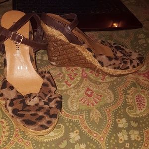 Madden Girl 8.5 animal print wedge sandals